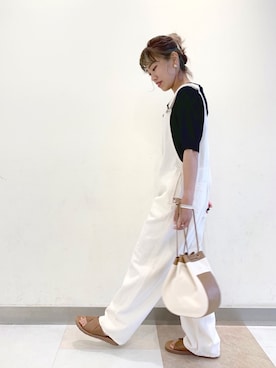 「シュシュ」｜「アイテム（オールインワン・サロペット）」を使った、MiCAさん（レディース・155cm）の春コーディネート