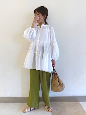 「アイテム（サンダル、ゴールド系）」を使った、MiCAさん（レディース・155cm）の春コーディネート