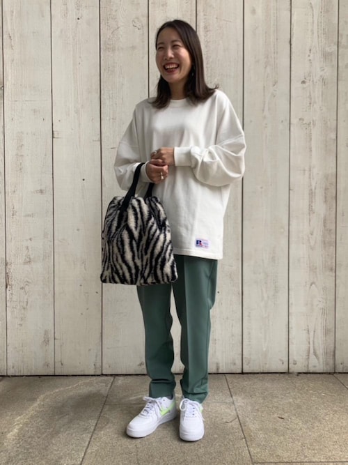 ビューティ ユース ユナイテッドアローズ みなとみらい店mai Suzukiさんのtシャツ カットソーを使ったコーディネート Zozotown