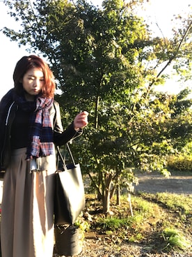 「SUPP.（サップ）のアイテム」を使った、Tomomi さん（レディース・159cm）の秋コーディネート