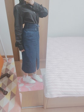 「SPINNS（スピンズ）のアイテム（デニムスカート）」を使った、りほさん（レディース・162cm）の春コーディネート