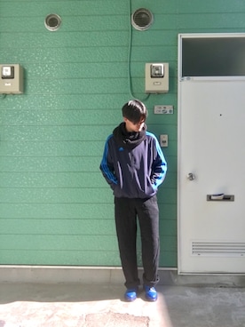 「アイテム（ジャージ）」を使った、RYONCHYさん（メンズ・169cm・20代）の冬コーディネート