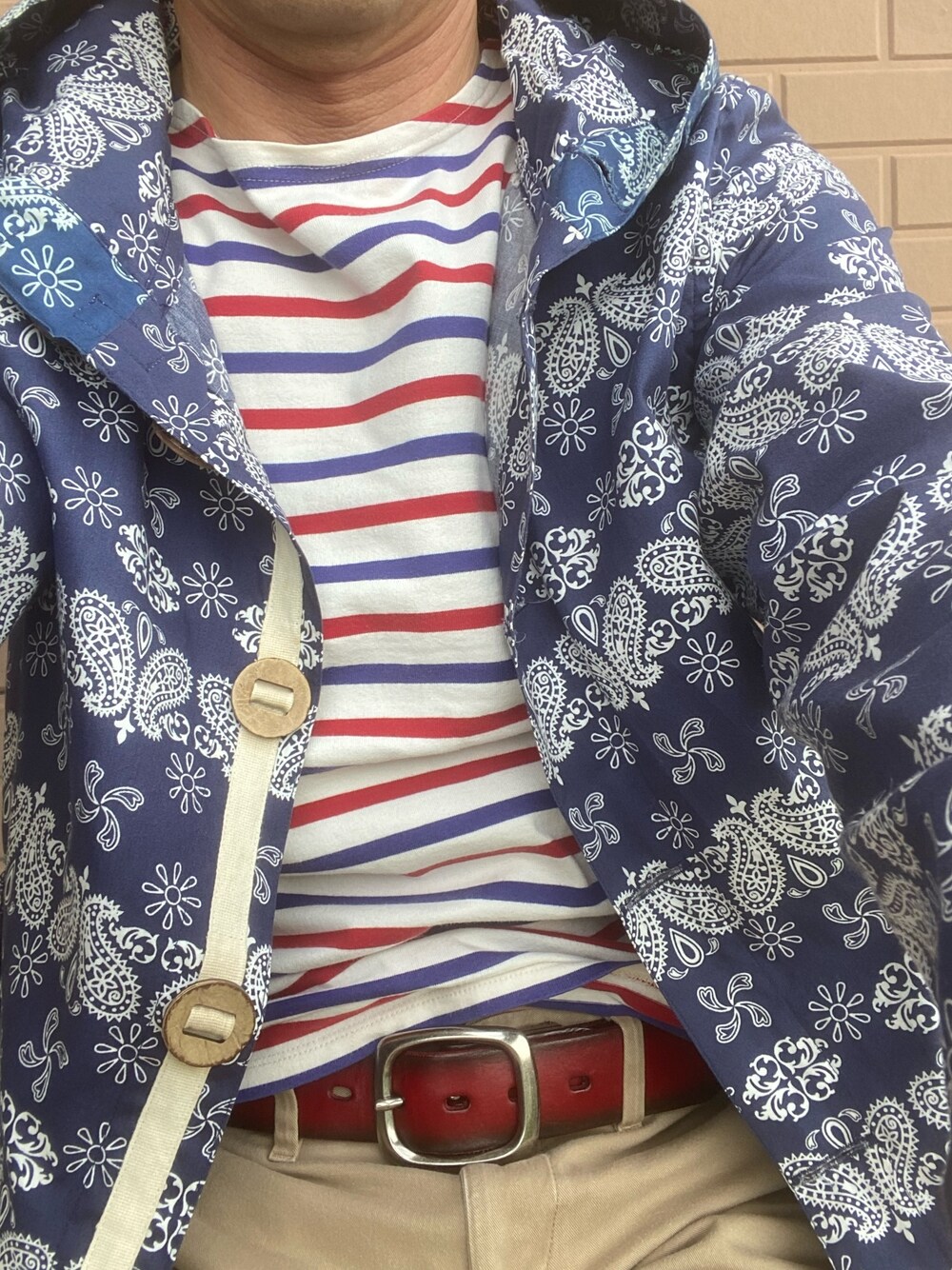 「OSHKOSHのアイテム（Tシャツ/カットソー、その他）」を使った、michi-michiさん（メンズ・165cm）の秋コーディネートの1枚目の写真