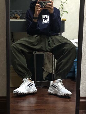 「CONVERSE（コンバース）のアイテム（パーカー）」を使った、肥仔猫さん（メンズ・178cm）の冬コーディネート