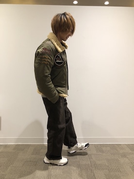 「AVIREX（アヴィレックス）のパディング B-3 AFF ジャケット/PADDING B-3 AAF JACKET（ミリタリージャケット、グリーン系）」を使った、だいちさん（メンズ・172cm）の冬コーディネート