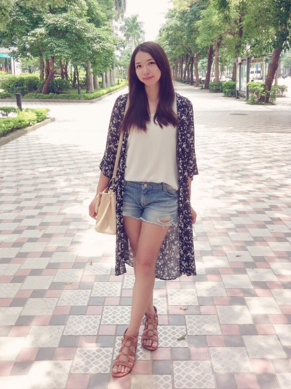 「ootd、summer、denim」｜「GUのアイテム（ジャケット/アウター、ブルー系）」を使った、Mimiさん（レディース・166cm）の夏コーディネートの1枚目の写真