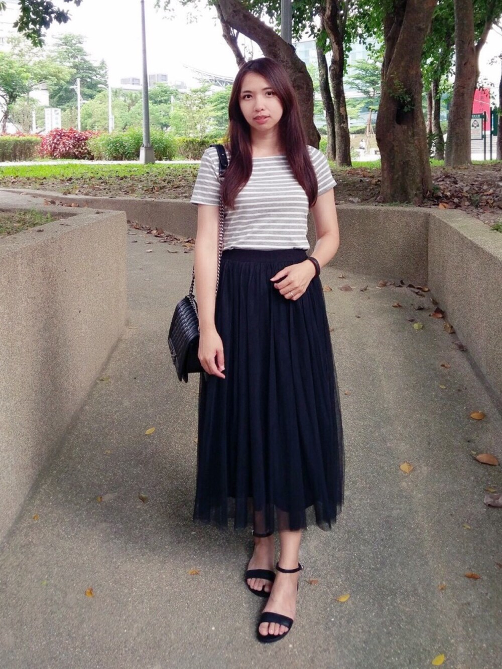 「ootd、black and white」｜「taobaoのアイテム（スカート、ブラック系）」を使った、Mimiさん（レディース・166cm）の夏コーディネートの1枚目の写真