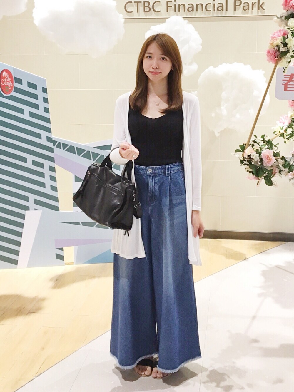 「summer、denim」｜「JEANASISのアソートバギーパンツ/742280 （デニムパンツ、ブルー系）」を使った、Mimiさん（レディース・166cm）の春コーディネートの1枚目の写真