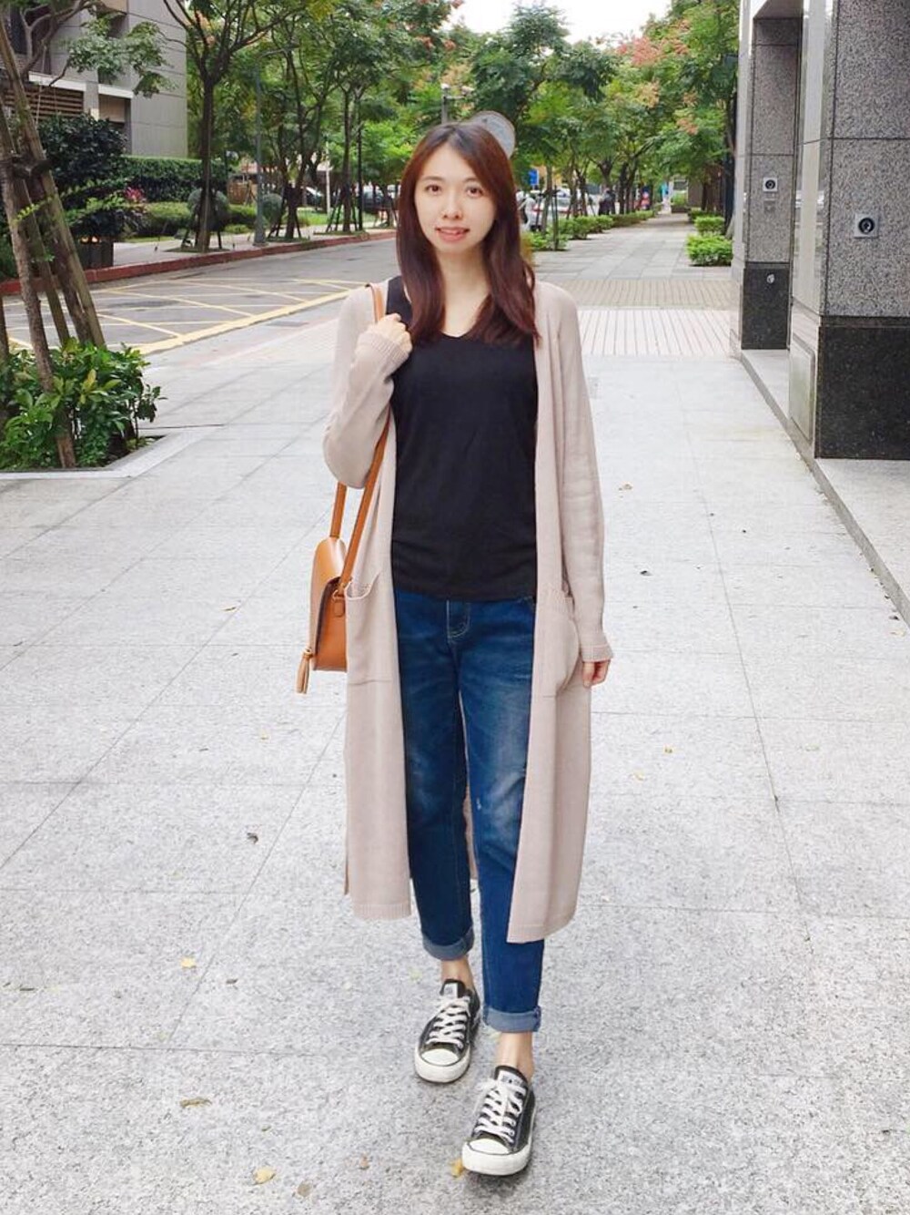 「autumn」｜「UNIQLOのコンパクトコットンクルーネックT（長袖）（Tシャツ/カットソー、ブラック系）」を使った、Mimiさん（レディース・166cm）の秋コーディネートの1枚目の写真