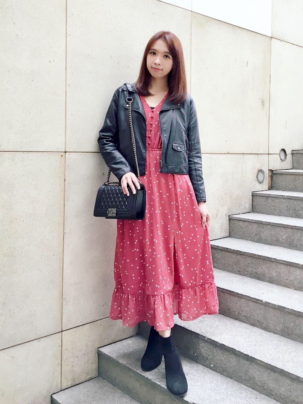 「LOWRYS FARMのライダース　805090（ライダースジャケット、ブラック系）」を使った、Mimiさん（レディース・166cm）の秋コーディネートの1枚目の写真