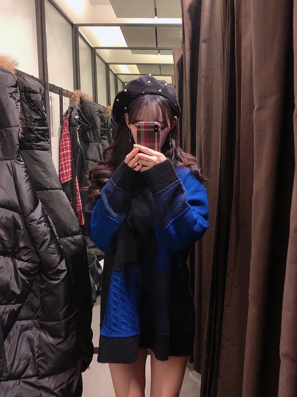 「ザラ、ベレー帽、ZARA、zara woman、자라、베레모、blue、black、韓国人、韓国ファッション」｜「ZARAのアイテム（ニット/セーター、ブルー系）」を使った、SOLGIさん（レディース・168cm）の冬コーディネートの1枚目の写真