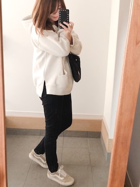 「ISOOK（アイスー）のアイテム（PC・スマホグッズ/家電）」を使った、Eさん（レディース・169cm）の秋コーディネート