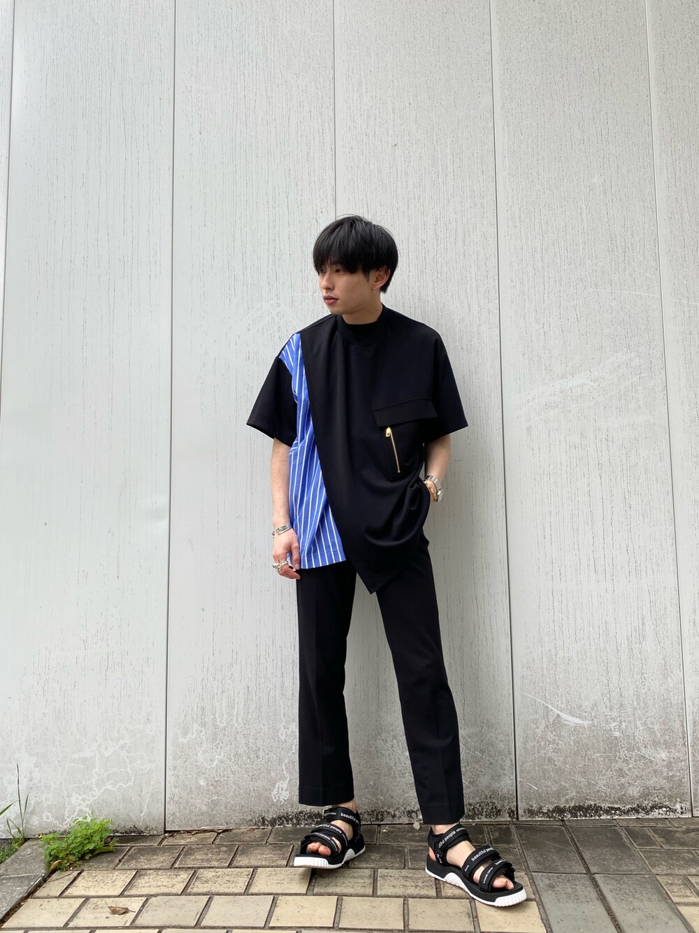 「おしゃれさんと繋がりたい、いいね、save、フォローお願いします🤑、プルオーバー、ラクチンコーデ、シンプル、スラックス、CULLNI、STUDIOUS、ブラック」｜「CULLNIの【CULLNI】STUDIOUS限定 STRIPE COMBINATION PO（Tシャツ/カットソー、ブラック系）」を使った、とむさん（メンズ・173cm）の春コーディネートの1枚目の写真