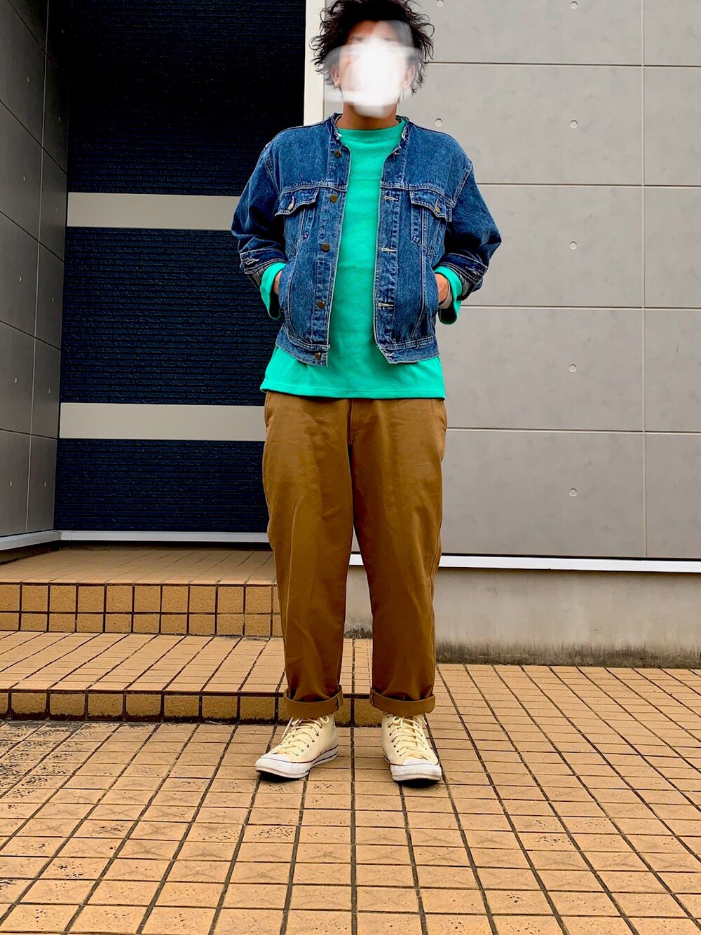 「おしゃれさんと繋がりたい、アメカジ、ジージャンコーデ、休日スタイル、Aライン、ロンハーマン #rhc #ronherman、コンバース ハイカット」｜「UNIQLOのコットンツイルワイドアンクルパンツ（その他パンツ、ブラック系）」を使った、Ryuさん（メンズ・172cm）の冬コーディネートの1枚目の写真