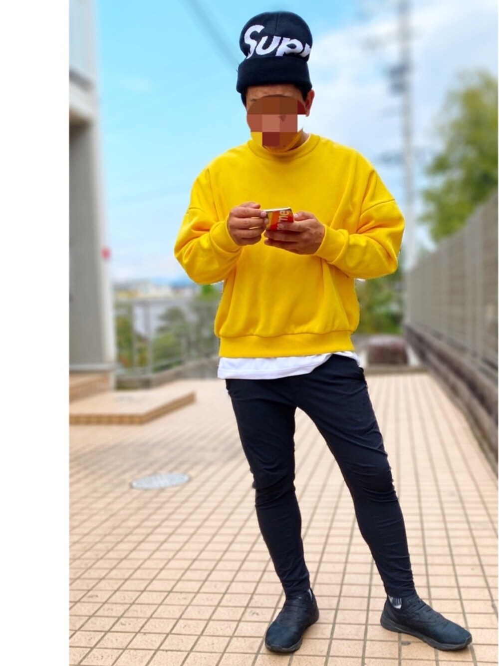 「おしゃれさんと繋がりたい、秋コーデ、スウェット、スポーツミックス、ユナイテッドトウキョウ、NIKE、リーボック(Reebok)、黄色、supreme、ニット帽」｜「UNITED TOKYOの18Gオーバーサイズスウェットニット（ニット/セーター、イエロー系）」を使った、Ryuさん（メンズ・172cm）の秋コーディネートの1枚目の写真