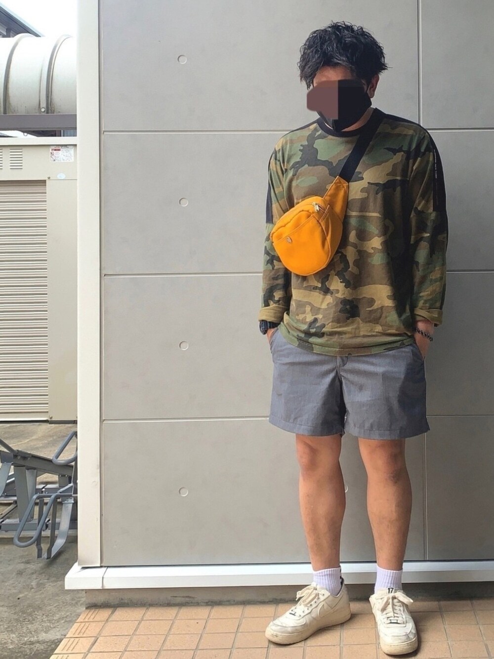 「おしゃれさんと繋がりたい、長袖×短パン、迷彩、supreme、SOPHNET.、NIKE、エアフォースワン、ボディバッグ、ショートパンツ」｜「Supreme のアイテム（Tシャツ/カットソー、グリーン系）」を使った、Ryuさん（メンズ・172cm）の夏コーディネートの1枚目の写真