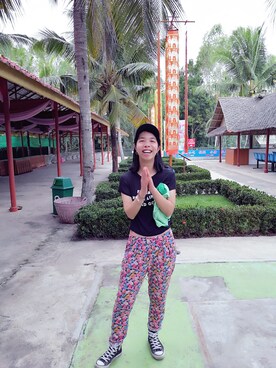 「H&M（エイチ・アンド・エム）のアイテム（Tシャツ/カットソー、ブラック系）」を使った、sako9さん（レディース・165cm）の冬コーディネート