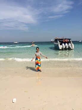 「iT（イット）のアイテム（Tシャツ/カットソー、ホワイト系）」を使った、sako9さん（レディース・165cm）の冬コーディネート