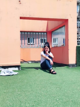 「ZARA（ザラ）のアイテム（デニムパンツ、ブルー系）」を使った、sako9さん（レディース・165cm）の春コーディネート