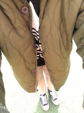 「CONVERSE（コンバース）のアイテム（スニーカー、ブラック系）」を使った、sako9さん（レディース・165cm）の冬コーディネート