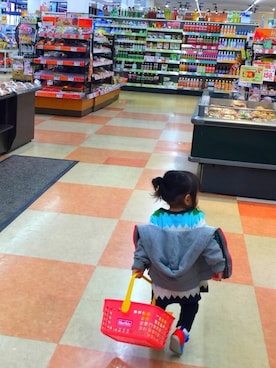 「お買い物」｜「アイテム（ワンピース/ドレス）」を使った、おねだんいじょう♡ちゃきぽん♡さん（キッズ・80cm）の秋コーディネート
