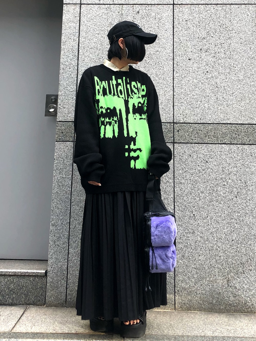 「chica、LHP、カジュアル、秋、秋色、モノトーン、misbhv」｜「MISBHVのアイテム（ニット/セーター、ブラック系）」を使った、IZUHARA MAYUさん（レディース・155cm）の夏コーディネートの1枚目の写真
