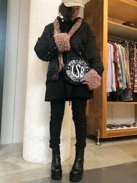 「Jeffrey Campbell（ジェフリーキャンベル）のアイテム（ブーツ）」を使った、IZUHARA MAYUさん（レディース・155cm）の秋コーディネート