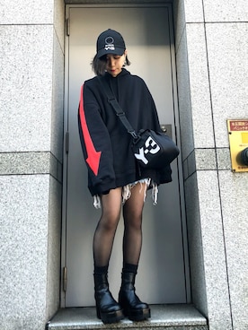「MSGM（エムエスジーエム）のアイテム（パーカー）」を使った、IZUHARA MAYUさん（レディース・155cm）の秋コーディネート