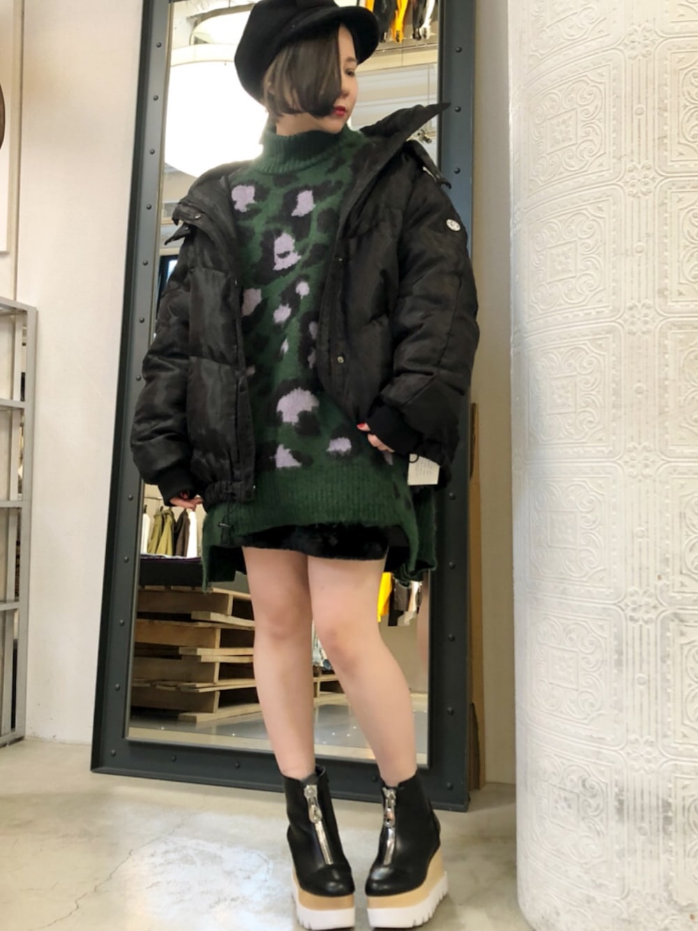 「アウター、シンプル、LHP、名古屋、新作、レディース、little sunny bite、秋冬」｜「ChicaのChica/チカ/ファー切替スカート（スカート、ブラック系）」を使った、IZUHARA MAYUさん（レディース・155cm）の秋コーディネートの1枚目の写真
