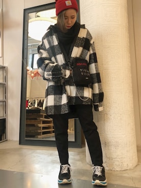「L.H.P（エルエイチピー）のアイテム（スニーカー）」を使った、IZUHARA MAYUさん（レディース・155cm）の冬コーディネート