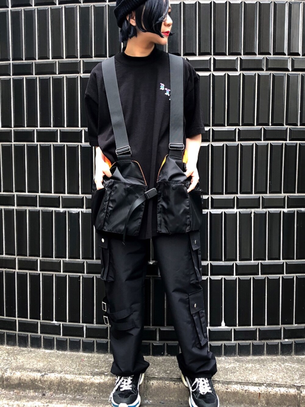 「シンプル、黒、LHP、ベスト、ラフ、大人コーデ、ootd、春コーデ、今日のコーデ」｜「DANKE SCHONのDankeSchon/ダンケシェン/ナイロンサコッシュベスト（ベスト、ブラック系）」を使った、IZUHARA MAYUさん（レディース・155cm）の春コーディネートの1枚目の写真