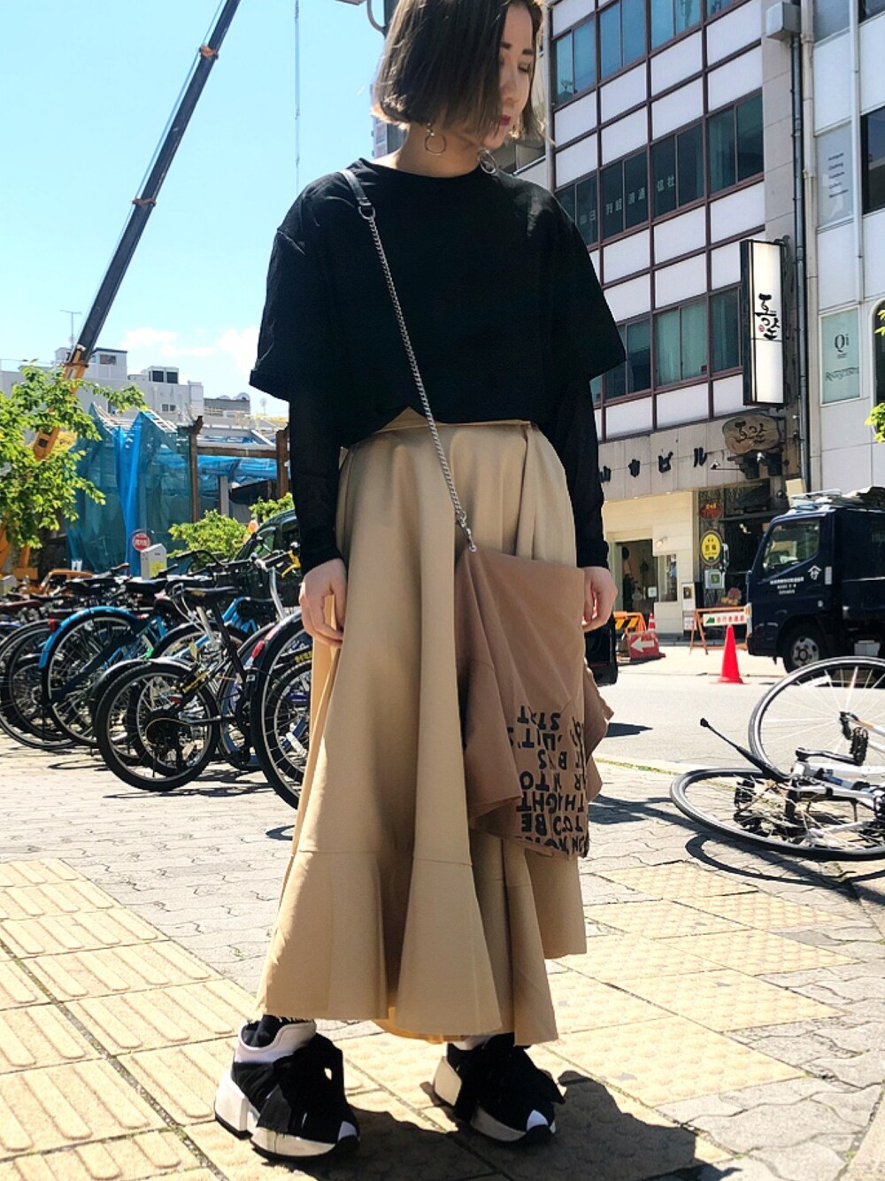 「スカート、ベージュ、LHP、名古屋、soe、大人コーデ、シンプルコーデ、MM6、オトナカジュアル、オトナ女子」｜「ToreniaのTorenia/トレニア/フレアスカート（スカート、ベージュ系）」を使った、IZUHARA MAYUさん（レディース・155cm）の春コーディネートの1枚目の写真
