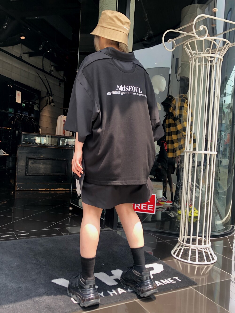 「カジュアル、シンプル、夏、黒、LHP、名古屋、ootd、今日のコーデ、WHITELAND BLACKBURN」｜「WHITELANDのWHITELAND/ホワイトランド/HAT（ハット、ベージュ系）」を使った、IZUHARA MAYUさん（レディース・155cm）の夏コーディネートの1枚目の写真