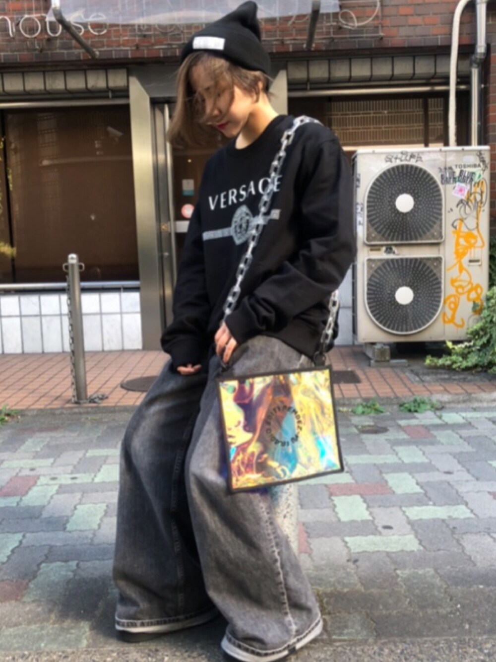 その他のショルダーバッグ、その他のショルダーバッグ、その他のボディバッグ/ウエストポーチを着用したレディースの秋コーディネートの1枚目の写真