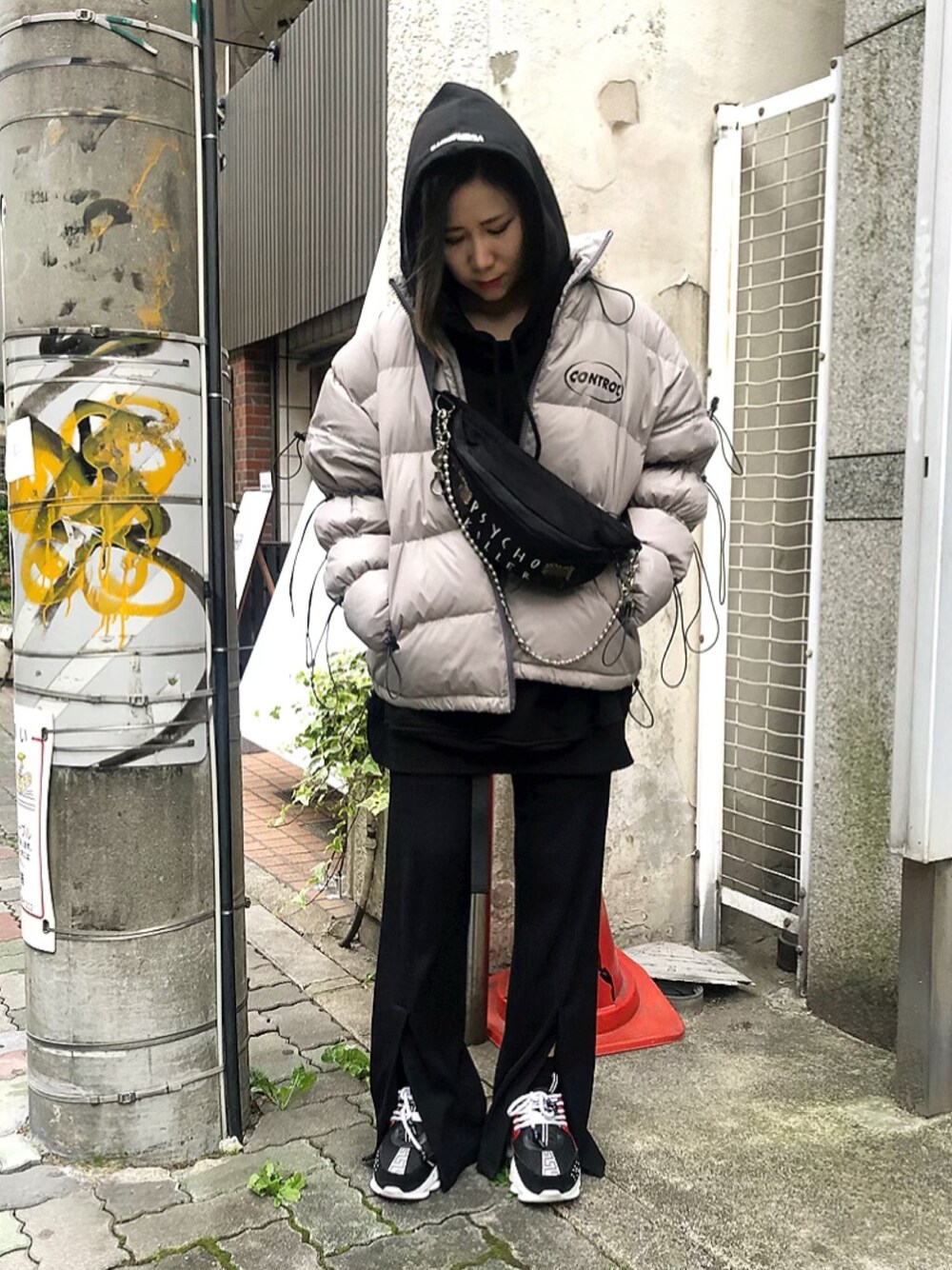 「シンプル、ストリート、LHP、オーバーサイズ、新作、パンツスタイル、ootd、今日のコーデ、新作コーデ、LHPWOMEN」｜「Ctr1のCtr1/コントロール/ドローコードダウンジャケット（ダウンジャケット/コート、グレー系）」を使った、IZUHARA MAYUさん（レディース・155cm）の秋コーディネートの1枚目の写真