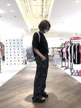 「アイテム（バックパック/リュック、シルバー系）」を使った、IZUHARA MAYUさん（レディース・155cm）の夏コーディネート