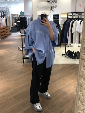 「MCM（エムシーエム）のアイテム（キャップ）」を使った、IZUHARA MAYUさん（レディース・155cm）の夏コーディネート