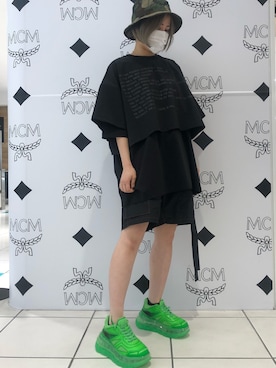 「Yohji Yamamoto（ヨウジヤマモト）のアイテム（帽子）」を使った、IZUHARA MAYUさん（レディース・155cm）の夏コーディネート