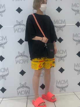「BlackEyePatch（ブラックアイパッチ）のアイテム（パンツ）」を使った、IZUHARA MAYUさん（レディース・155cm）の夏コーディネート