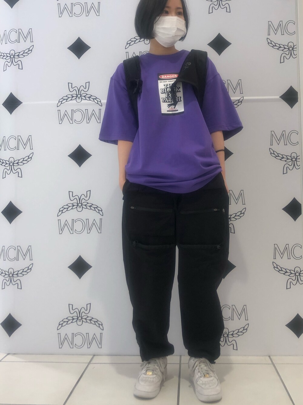 「LHP、カーゴパンツ、きれいめカジュアル、パンツスタイル、シンプルコーデ、夏コーデ、低身長コーデ、おしゃれさんと繋がりたい」｜「BlackEyePatchのアイテム（トップス、パープル系）」を使った、IZUHARA MAYUさん（レディース・155cm）の夏コーディネートの1枚目の写真