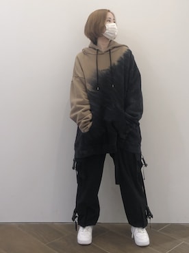 「L.H.P（エルエイチピー）のアイテム（パーカー）」を使った、IZUHARA MAYUさん（レディース・155cm）の秋コーディネート