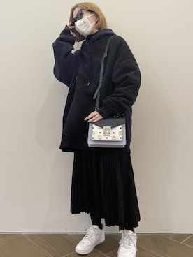「L.H.P（エルエイチピー）のアイテム（パーカー）」を使った、IZUHARA MAYUさん（レディース・155cm）の冬コーディネート