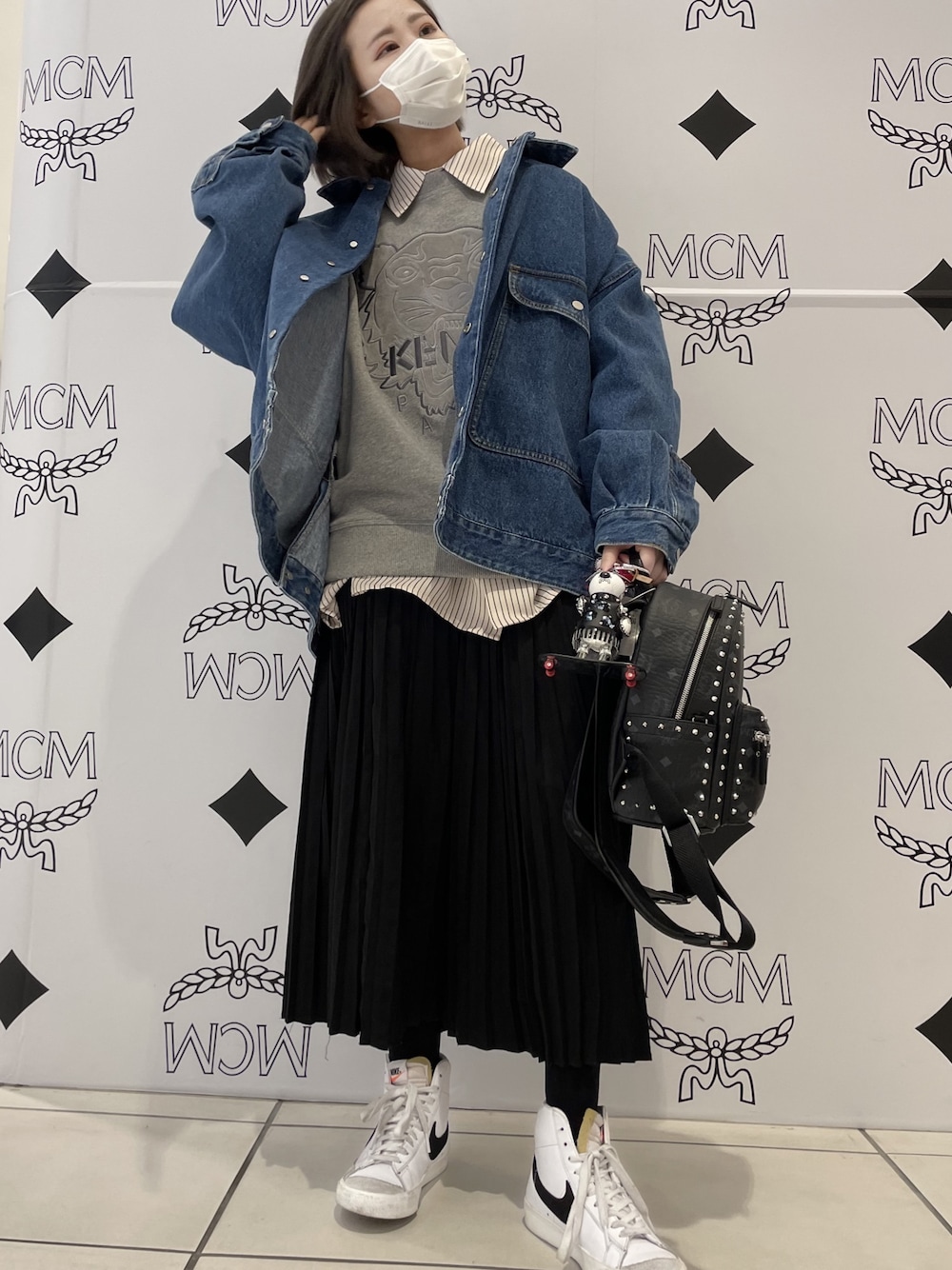 KENZOのスウェットを使ったレディース人気ファッションコーディネート  