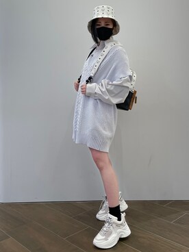 「DANKE SCHON（ダンケシェーン）のDankeSchon/ダンケシェーン/ケーブルニットベスト（ベスト）」を使った、IZUHARA MAYUさん（レディース・155cm）の春コーディネート