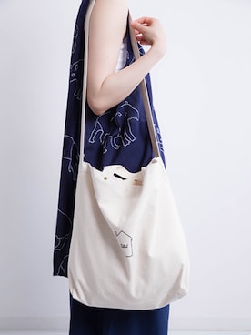 「ネイビー×ホワイト」｜「アイテム（バッグ）」を使った、fillilさん（レディース・170cm）の夏コーディネート