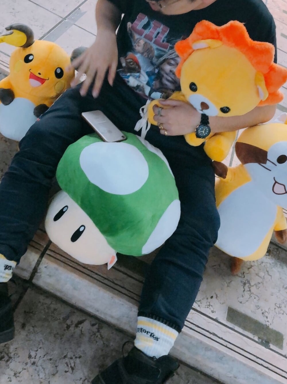 「ポケモン、マリオ、ゲームセンター、aj1、heronpreston、versace」｜「A BATHING APEのCOLLEGE LOGO SOCKS M（ソックス/靴下、ピンク系）」を使った、yuさん（メンズ・175cm）の夏コーディネートの1枚目の写真