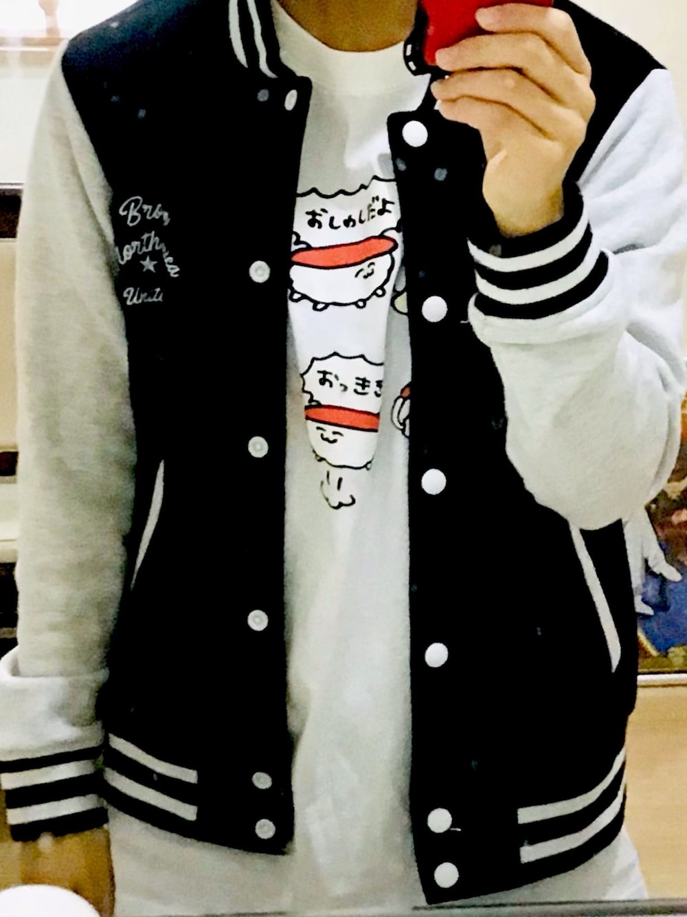 「ふざけています、休日スタイル」｜「ドン・キホーテのアイテム（Tシャツ/カットソー、ホワイト系）」を使った、そるてぃオレンジさん（レディース・150cm）の冬コーディネートの1枚目の写真