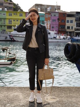 Balenciaga バレンシアガ のショルダーバッグ ベージュ系 を使った人気ファッションコーディネート 地域 台湾 Wear