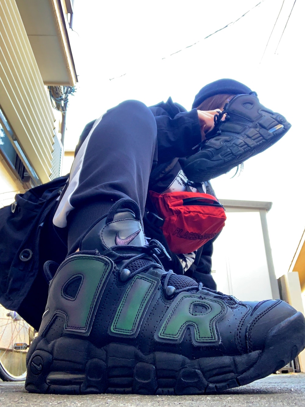 「キモ撮り」｜「NIKEのアイテム（スニーカー、ブラック系）」を使った、ᙏ̤̫͚さん（レディース・161cm）の冬コーディネートの1枚目の写真