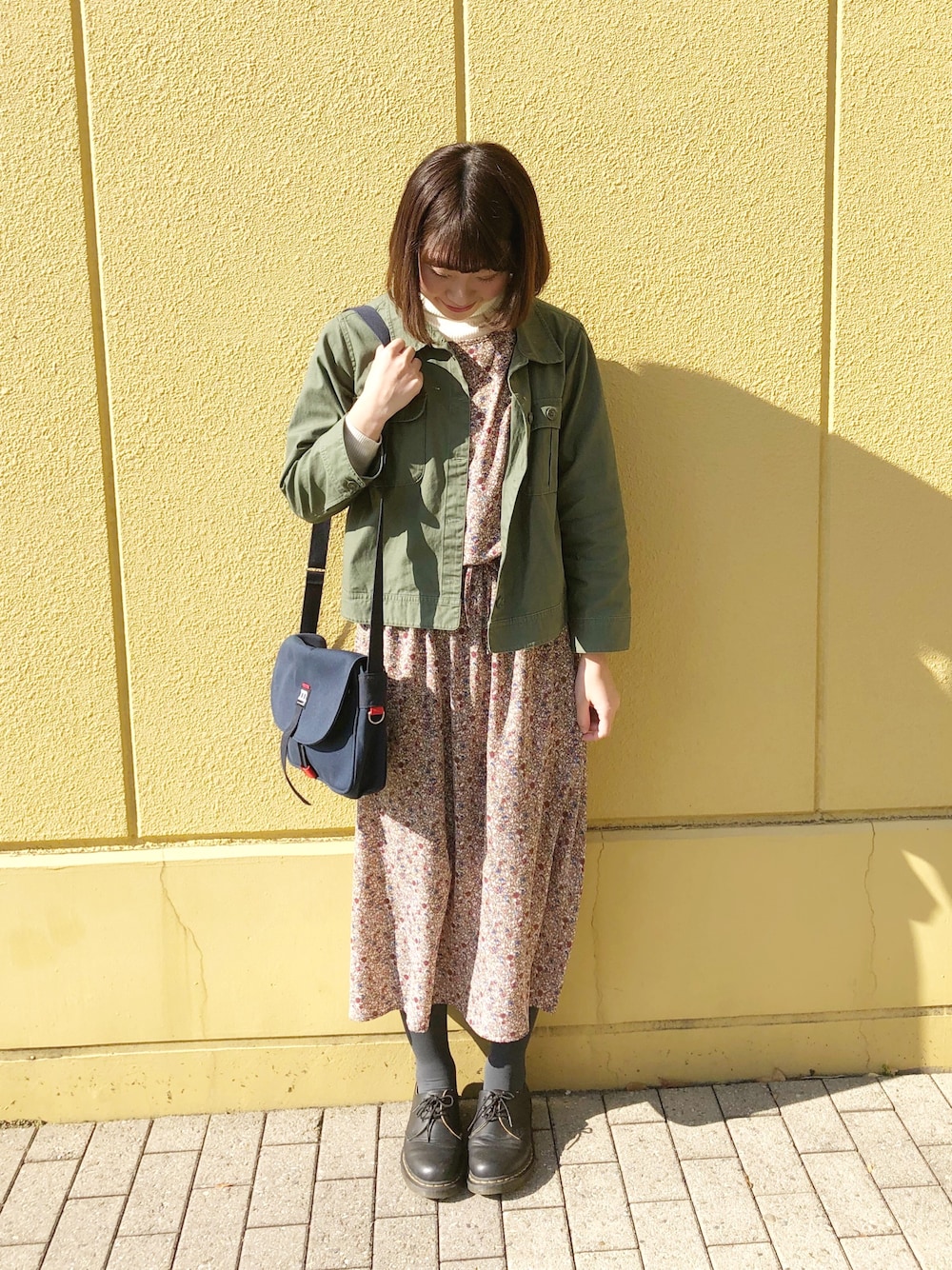 「冬コーデ、オトナカジュアル、秋冬、ニット、ootd、ラクチンコーデ、ワンピース」｜「Dr. MartensのDr.Martens (ドクターマーチン)/1461 3EYE GIBSON SHOES（その他シューズ、ブラック系）」を使った、めぐもぐ。さん（レディース・165cm）の秋コーディネートの1枚目の写真